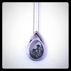 Vintage Flower Pendant Necklace